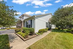 430 Woodhill Dr, Carol Stream, IL 60188 - Photo 2