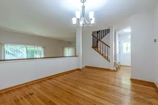 1013 Sussex Dr, Northbrook, IL 60062 - Photo 12