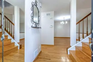 1013 Sussex Dr, Northbrook, IL 60062 - Photo 4
