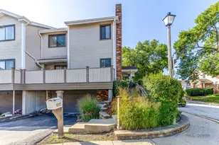 1013 Sussex Dr, Northbrook, IL 60062 - Photo 2