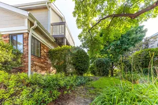 1013 Sussex Dr, Northbrook, IL 60062 - Photo 20