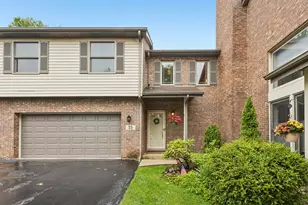 25 Melrose St, Westmont, IL 60559 - Photo 2