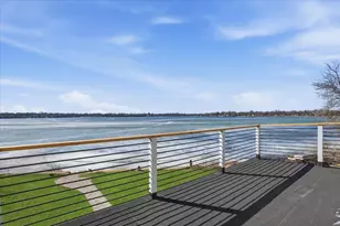 297 E Lakeview Ave, Round Lake Beach, IL 60073 - Photo 38