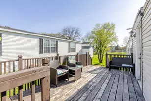 403 Spruce Dr, Belvidere, IL 61008 - Photo 2