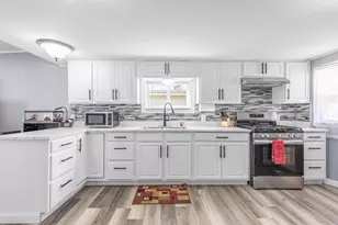 403 Spruce Dr, Belvidere, IL 61008 - Photo 6
