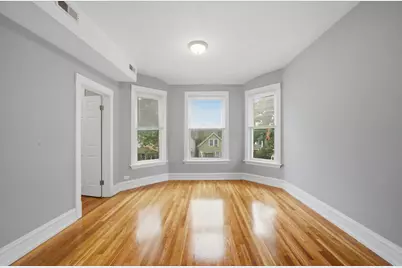 2050 N Kenneth Avenue, Chicago, IL 60639 - Photo 4