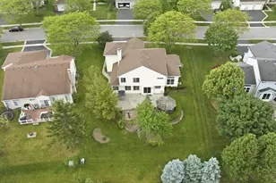2210 Fieldcrest Dr, Mundelein, IL 60060 - Photo 28
