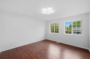 2210 Fieldcrest Dr, Mundelein, IL 60060 - Photo 18