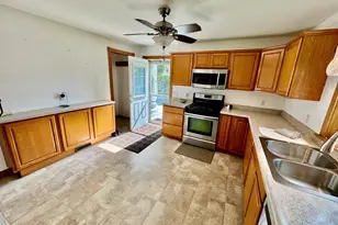 324 S 7th St, Dekalb, IL 60115 - Photo 8
