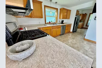 324 S 7th Street, Dekalb, IL 60115 - Photo 6