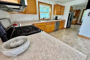 324 S 7th St, Dekalb, IL 60115 - Photo 6