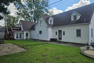 302 W Main St, Carmi, IL 62821 - Photo 12