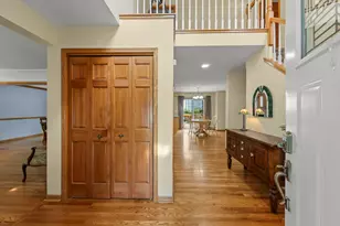 1N145 Glenrise Ct, Glen Ellyn, IL 60137 - Photo 2