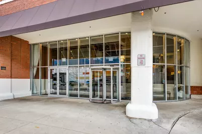 360 W Illinois Avenue #2F, Chicago, IL 60654 - Photo 2