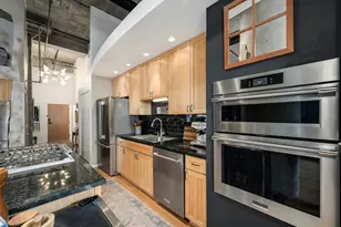 360 W Illinois Ave, Chicago, IL 60654 - Photo 18