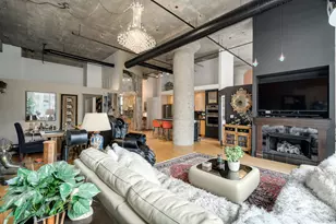 360 W Illinois Ave, Chicago, IL 60654 - Photo 12
