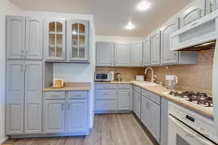 2 Timber Ln, Vernon Hills, IL 60061 - Photo 12