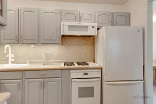 2 Timber Ln, Vernon Hills, IL 60061 - Photo 14