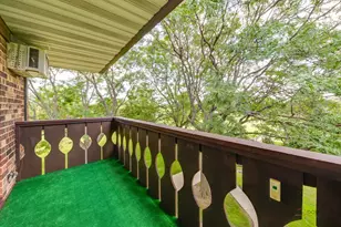 2 Timber Ln, Vernon Hills, IL 60061 - Photo 8