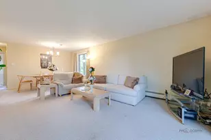 2 Timber Ln, Vernon Hills, IL 60061 - Photo 4