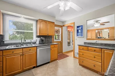 233 S Western Avenue, Bartlett, IL 60103 - Photo 12