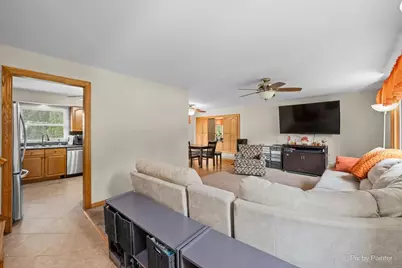 233 S Western Avenue, Bartlett, IL 60103 - Photo 4