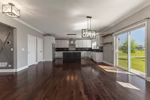12903 Waterford Dr, Lemont, IL 60439 - Photo 6