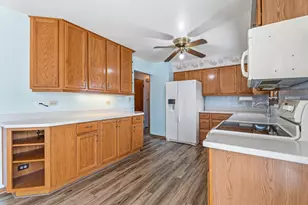 78 S Clarendon Ave, Addison, IL 60101 - Photo 6