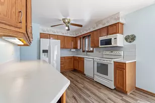 78 S Clarendon Ave, Addison, IL 60101 - Photo 4
