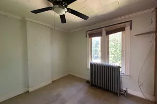10509 S Corliss Ave, Chicago, IL 60628 - Photo 10
