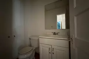 10509 S Corliss Ave, Chicago, IL 60628 - Photo 6