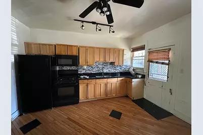 10509 S Corliss Avenue, Chicago, IL 60628 - Photo 4