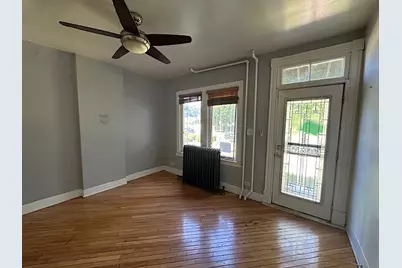 10509 S Corliss Avenue, Chicago, IL 60628 - Photo 2