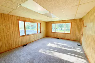 1402 N Sterling St, Streator, IL 61364 - Photo 4