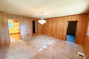 1402 N Sterling St, Streator, IL 61364 - Photo 2