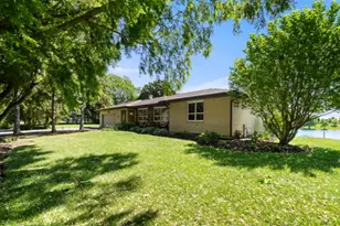 2720 N Bayview Ln, McHenry, IL 60051 - Photo 26