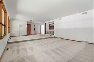 2720 N Bayview Ln, McHenry, IL 60051 - Photo 6