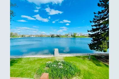 2720 N Bayview Lane, McHenry, IL 60051 - Photo 2