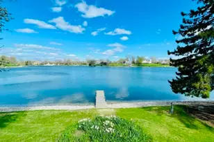 2720 N Bayview Ln, McHenry, IL 60051 - Photo 2