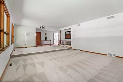2720 N Bayview Lane, McHenry, IL 60051 - Photo 10