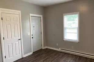 86 N 4th St, Aurora, IL 60505 - Photo 6