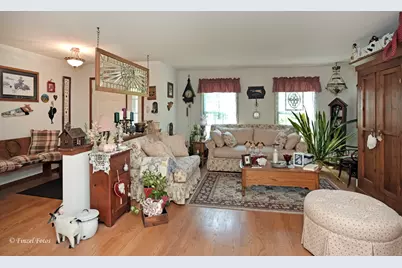 232 Johnson Street, Hampshire, IL 60140 - Photo 2