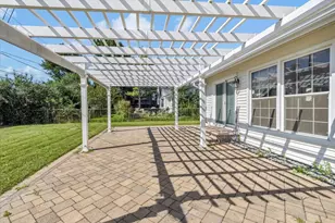 1719 W Lexington Dr, Arlington Heights, IL 60004 - Photo 10