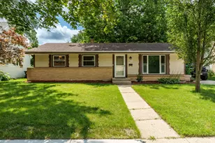 4715 Cleveland Ave, Rockford, IL 61108 - Photo 2