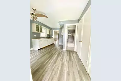 626 Bent Street, Elgin, IL 60120 - Photo 8