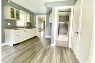 626 Bent St, Elgin, IL 60120 - Photo 8
