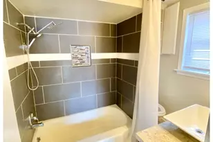 626 Bent St, Elgin, IL 60120 - Photo 16