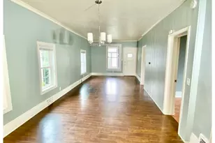 626 Bent St, Elgin, IL 60120 - Photo 6