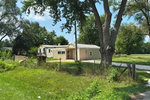 800 Lavern Ave, Machesney Park, IL 61115 - Photo 2