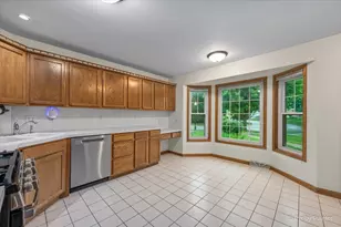349 Kresswood Dr, West Chicago, IL 60185 - Photo 10